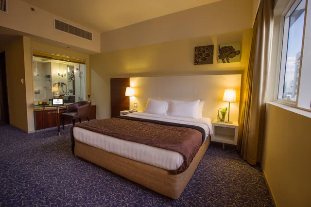 Deluxe, Double Bed, Kingsgate Hotel Abu Dhabi By Millennium 6/10