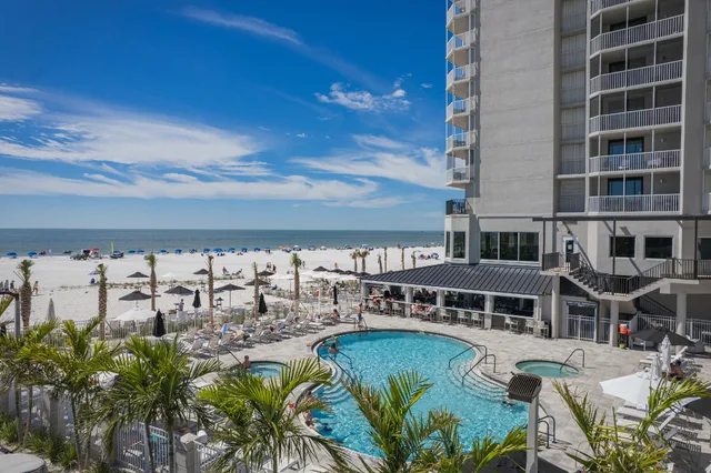 Deluxe, Suite, Diamondhead Beach Resort and Spa 1/2