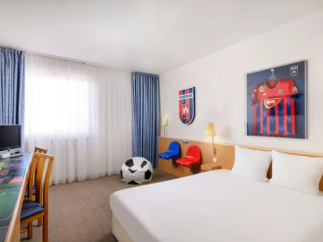 غرفة قياسية بسرير مزدوج، Castrum Hotel Szekesfehervar 1/3