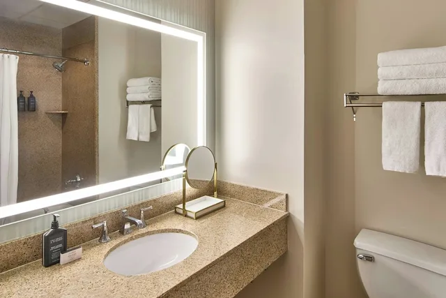 غرفة بسريرين كوين، Sheraton Birmingham 3/7