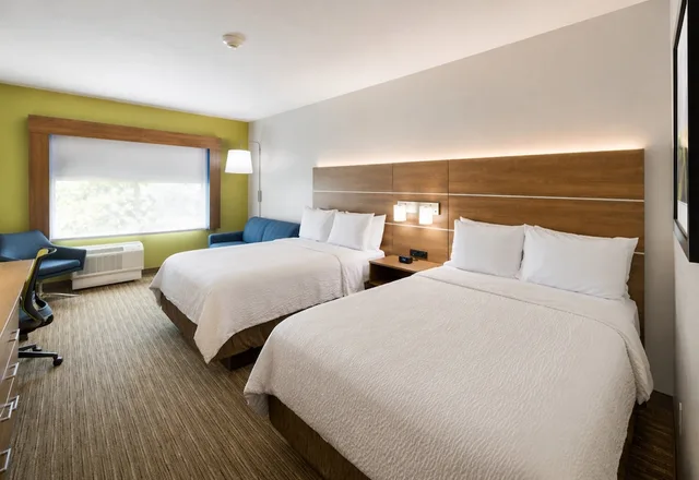 جناح بسريرين كوين مع أريكة لذوي الإعاقة، Holiday Inn Express Suites Lindale 1/5