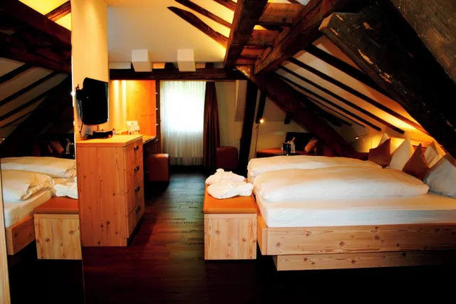 جناح سوبيريور عائلي بسرير كوين وسريرين منفصلين، Boutique Hotel Waldegg Horw 4/9