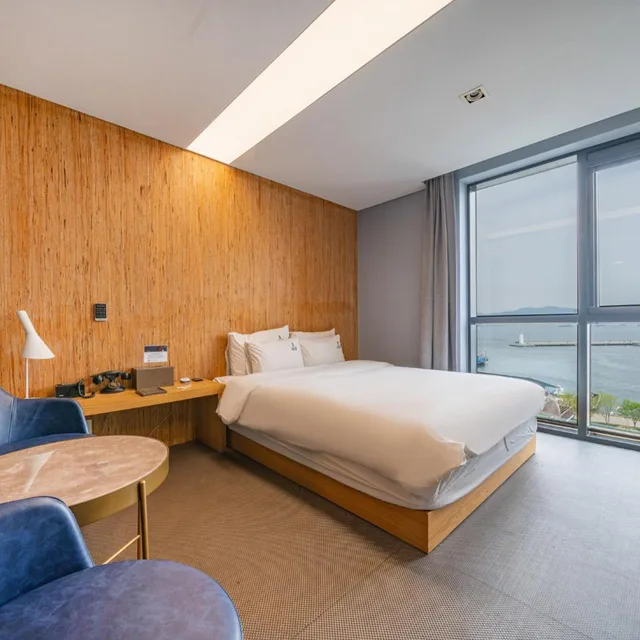 غرفة بسرير مزدوج بإطلالة على البحر، Louis Boutique Hotel 3/10