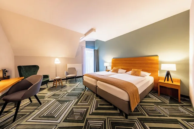 غرفة كومفورت بسرير كينج بشرفة بغرفة نوم واحدة، Parkhotel Maximilian Ottobeuren 1/2