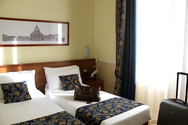 غرفة ثلاثية بسرير فردي، Windrose Hotel 3/8