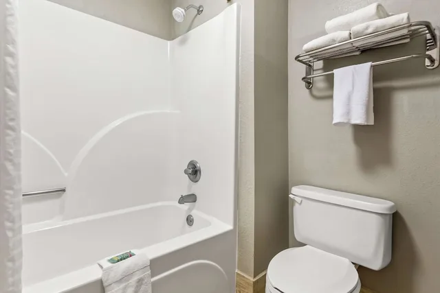 غرفة قياسية بسرير كينج، Best Western Inn Monroeville AL 8/8