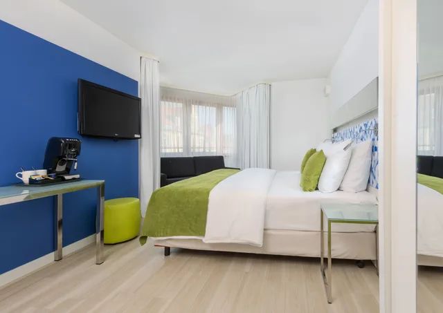 غرفة بريميوم بسرير كينج، Hotel Munchen City Center Affiliated by Melia 7/10