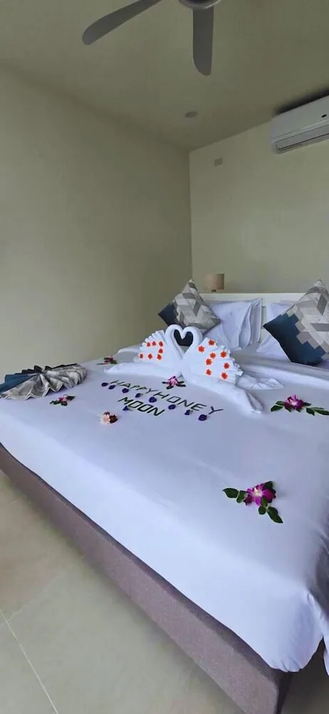 Exclusive, King Bed, Sarocha Villa 6/10