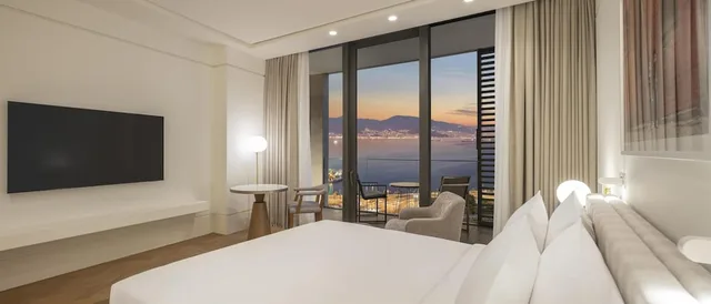 غرفة ديلوكس بسرير كينج، Grand Hyatt Izmir Istinyepark 1/7