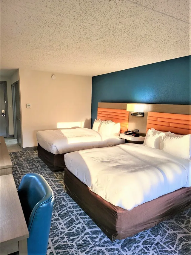 غرفة قياسية بسريرين كوين، Comfort Inn Falls Church - Tysons Corner 4/10