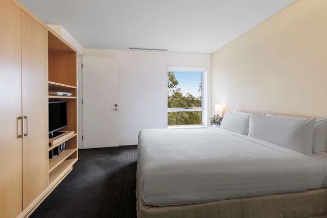 2 Bedrooms, Suite, 2 King Beds, Valley View, Adult Only, Avani Cypress Lakes Resort 3/5