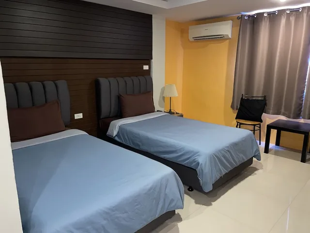 City, Twin Beds، The Avail 2/4