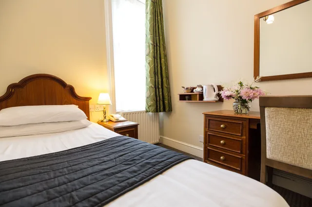 غرفة قياسية مفردة بسرير فردي، Kensington Gardens Hotel 2/10