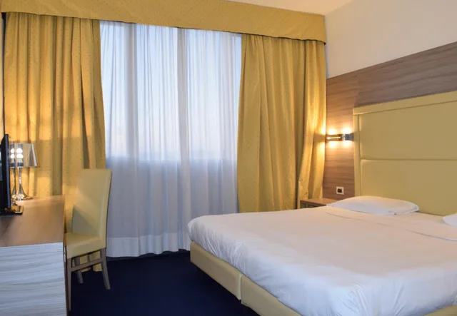 غرفة بسرير مزدوج، Palace Inn 1/8