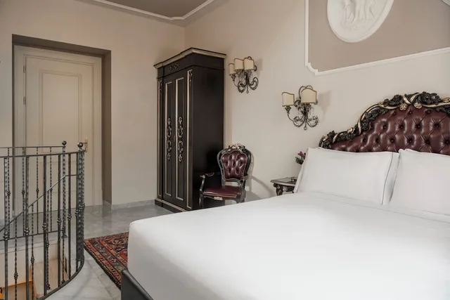 جناح سوبيريور بسرير كوين، Grand Hotel di Parma / UNA Esperienze 1/2