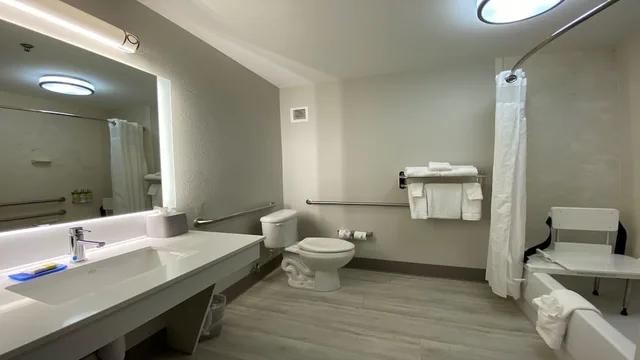 غرفة قياسية بسريرين كوين لذوي الإعاقة، Holiday Inn Express Suites Somerset Central 4/4