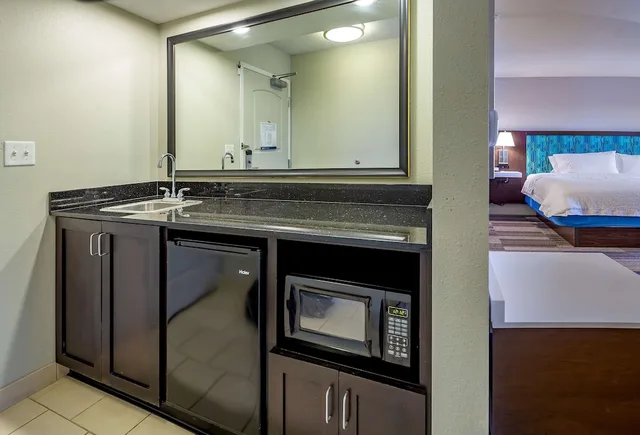 جناح بسرير كينج مع أريكة لذوي الإعاقة، Hampton Inn & Suites Chicago Southland Matteson 2/4