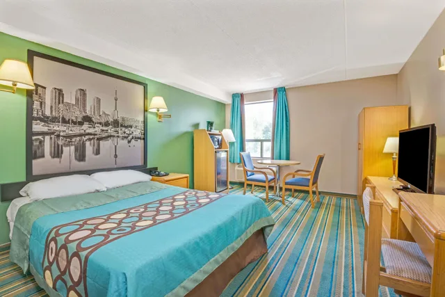 غرفة بسريرين كوين، Super 8 by Wyndham Toronto East ON 2/9