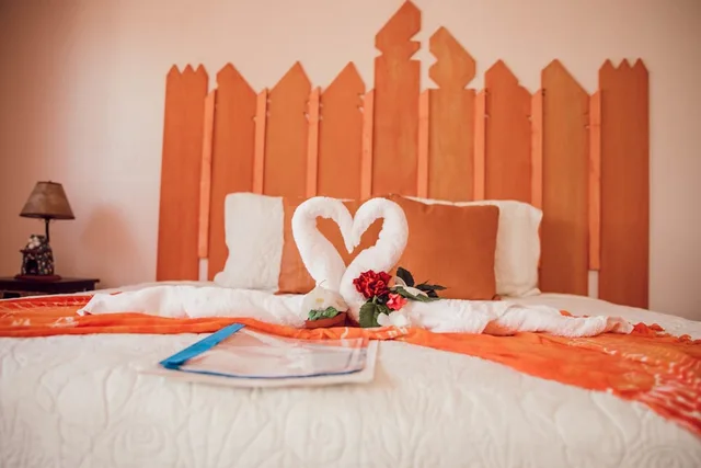كوخ حصري بسرير كينج بغرفة نوم واحدة، EMBRACE Resort 2/3
