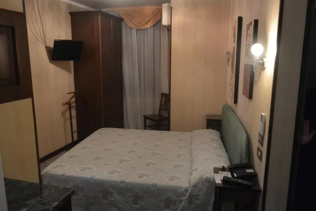 غرفة اقتصادية بسرير كوين، Hotel Italia 1/2