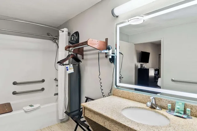 Standard, King Bed, Accessible, Best Western Inn Monroeville AL 4/5