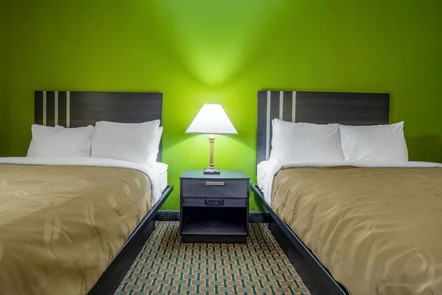 غرفة قياسية بسريرين كوين، Quality Inn West Columbia - Cayce 5/8