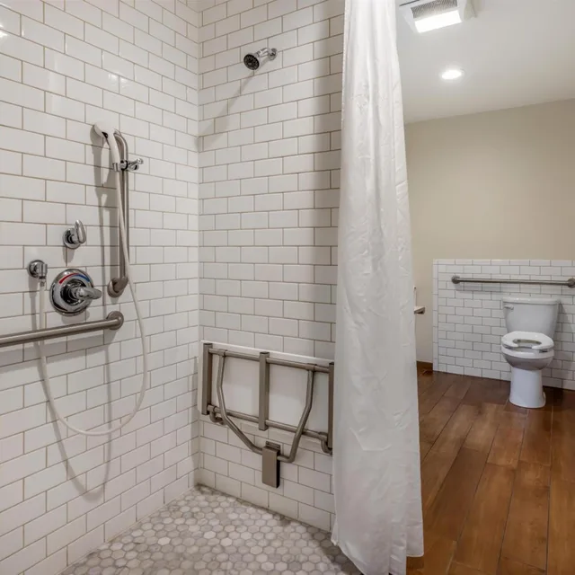 جناح لذوي الإعاقة، Best Western Town & Country Lodge 6/6