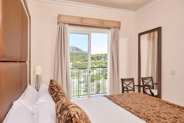 1 Bedroom, Penthouse Suite, Side Sea View، Zafiro Cala Mesquida 1/4