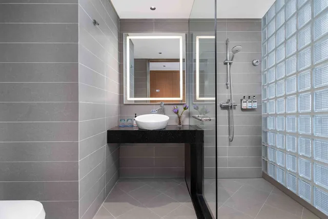 غرفة قياسية بسرير كينج في طابق مرتفع، Holiday Inn Express Chengdu Gulou 6/6