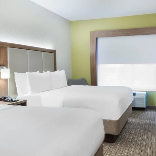 جناح لذوي الإعاقة، Holiday Inn Express & Suites Heath - Newark 2/5