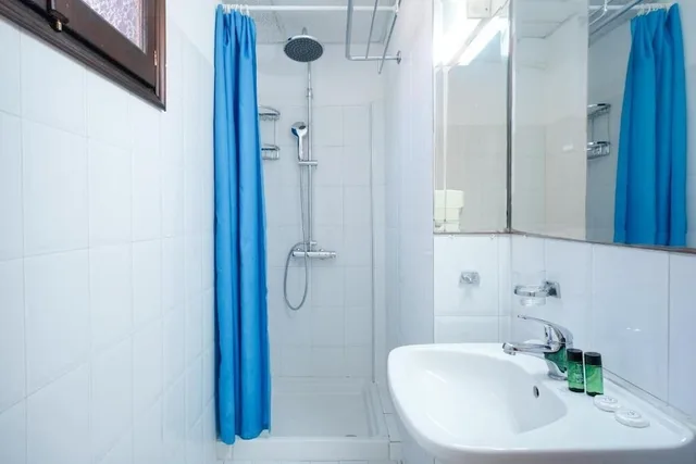 غرفة سوبيريور بسرير مزدوج وسرير فردي بإطلالة على الحديقة، Kamelia Hotel 4/5