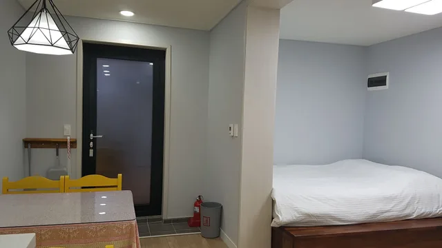 Yolo, Queen Bed، Yolo Pension 1/7