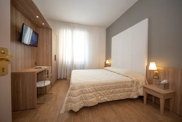 غرفة قياسية مفردة بسرير مزدوج، Hotel Re Enzo 1/1