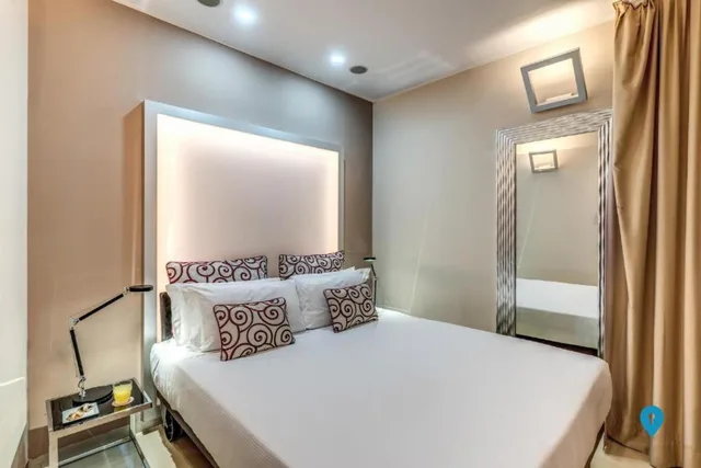 Budget, Double or Twin Bed, TriplyRoomc Collection - Roma Piazza Repubblica 2/4