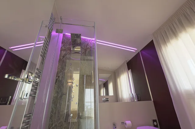 غرفة بانورامية بسريرين منفصلين بإطلالة على البحر بشرفة، Hedoné Design Experience B&B 10/10