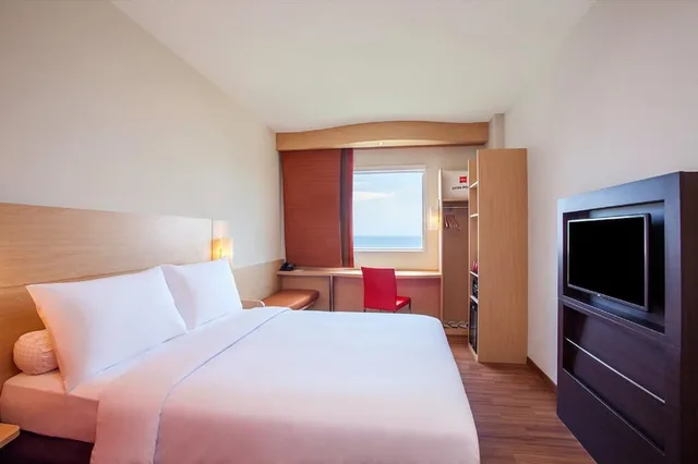 غرفة سوبيريور بسريرين منفصلين، Ibis Manado City Center Boulevard 3/10
