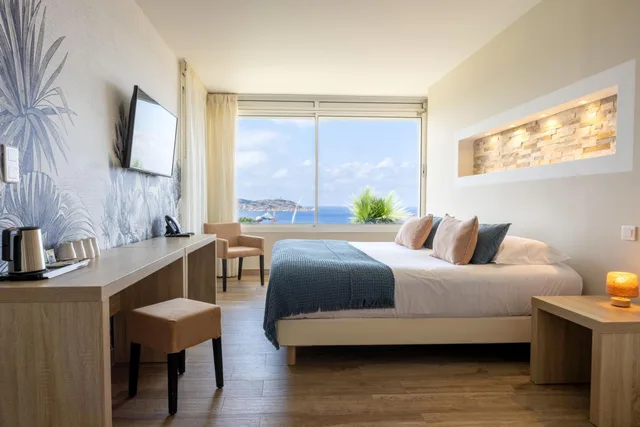 Suite, Quadruple, Sea View, Le Saint Erasme 2/6
