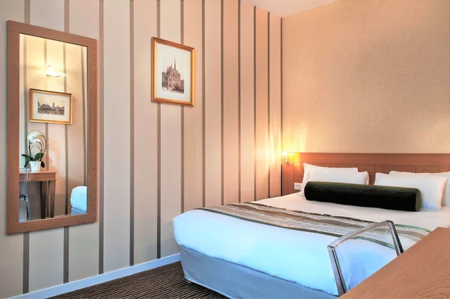 غرفة سوبيريور بسرير كوين، Hotel Romance Malesherbes By Patrick Hayat Formerly Romance Malesherbes 3/10