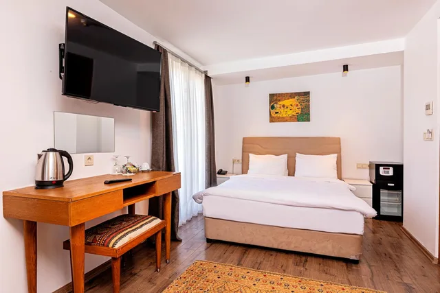 جناح بإطلالة على البحر بشرفة، Neda Hotel Istanbul 2/4