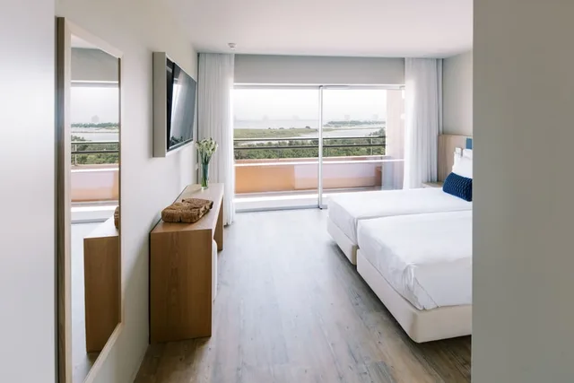 1 Bedroom, Premium, Apartment, River View, The Pearl Troia 5/7