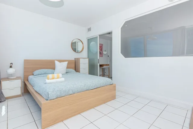 Premier, Studio, Suite, Girasole Apartments 7/10