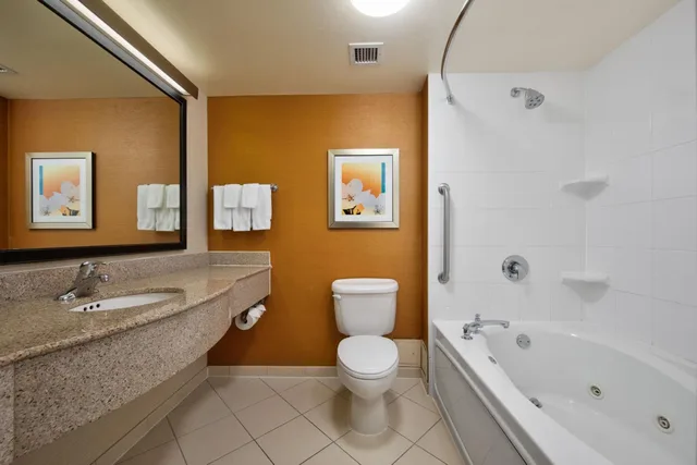 جناح تنفيذي بغرفة نوم واحدة بجاكوزي، Fairfield Inn And Suites Toronto Airport 3/3