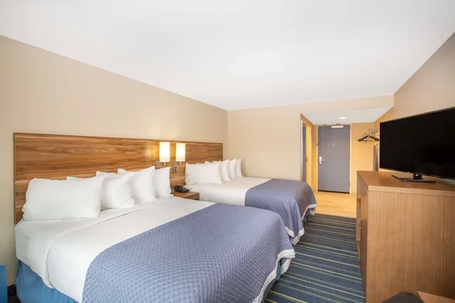 غرفة بسريرين كوين لذوي الإعاقة، Days Inn & Suites by Wyndham Kearney 2/10