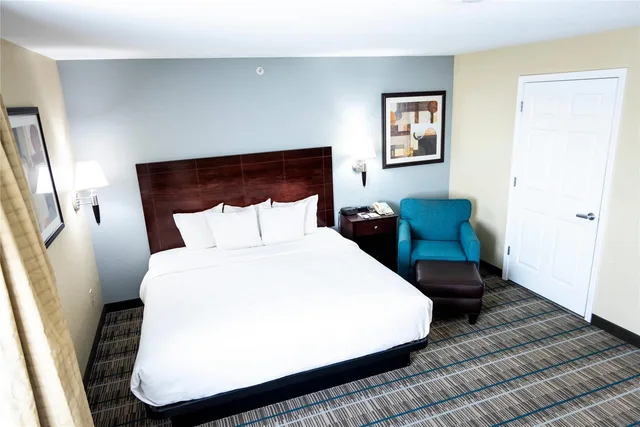 Efficiency, King Bed, Accessible، MainStay Suites Coralville - Iowa City 1/8
