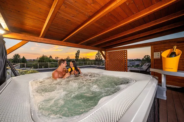 Wellness, Sauna, Hot Tub، Hotel Aura Design & Garden Pool 2/10