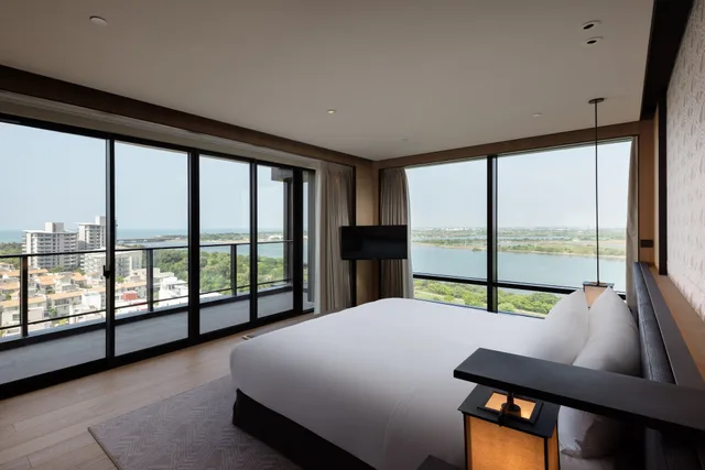 Junior Suite, Studio, King Bed, River View, Balcony، CROWNE PLAZA TAINAN 7/9