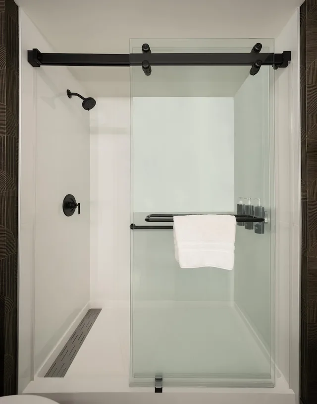 غرفة بسريرين كوين بمطبخ، DoubleTree by Hilton North Vancouver 4/4