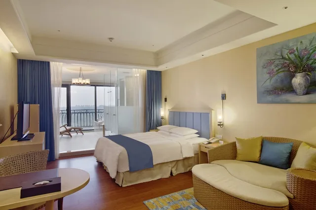 غرفة بريميير بسرير كينج، E-Da Royal Hotel 1/2