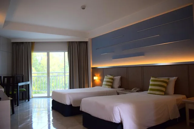 3 Bedrooms, Suite, Seapine Beach Golf and Resort Hua Hin 4/10