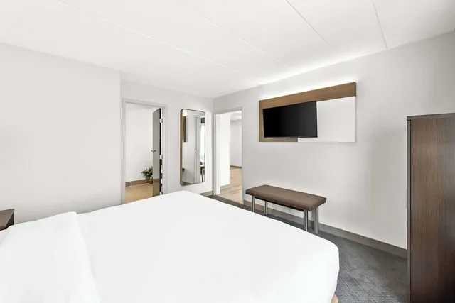 جناح بسرير كينج مع أريكة، Comfort Suites Columbus 1/6